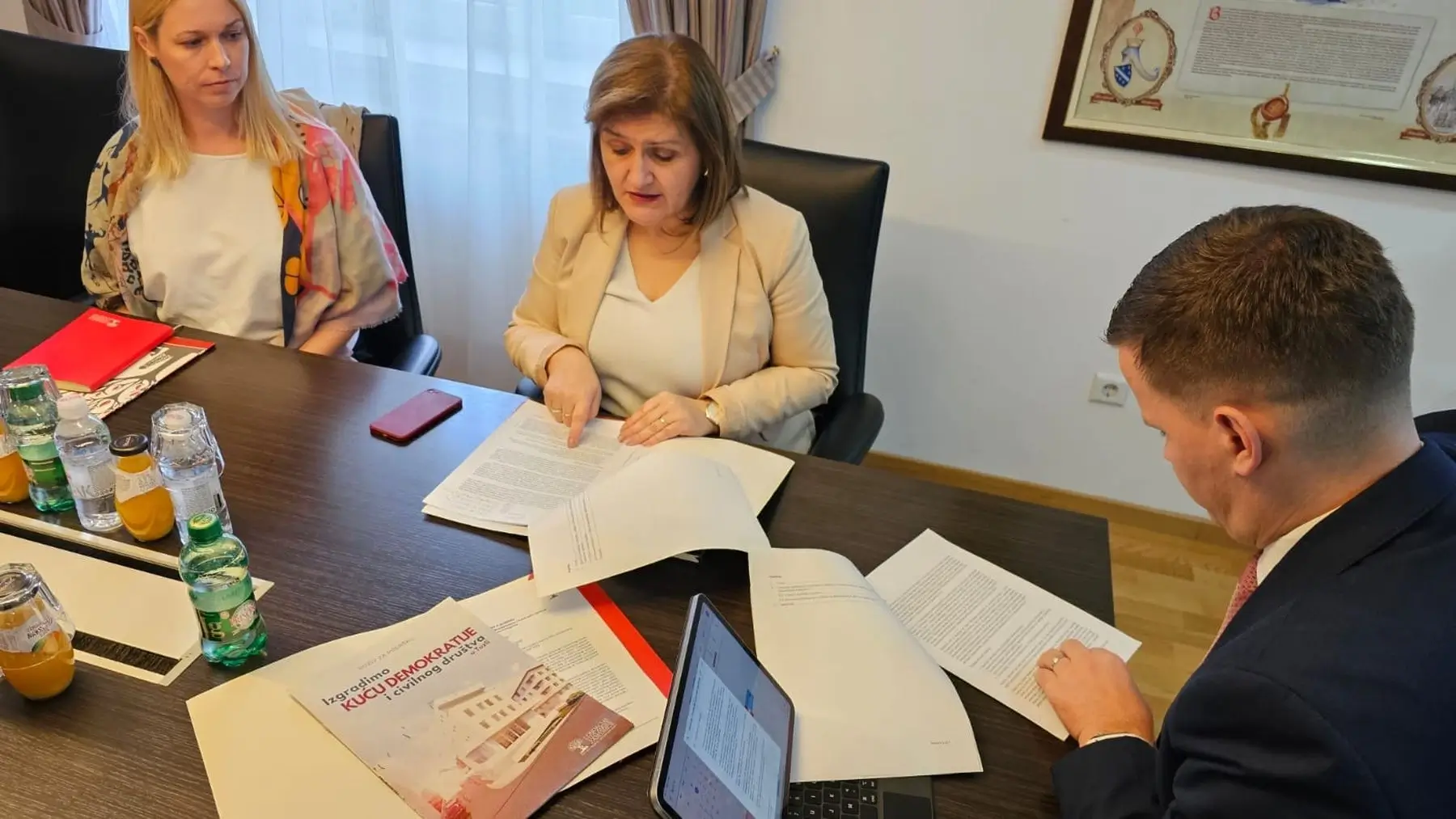 Partnerska ruka Vlade TK Fondaciji tuzlanske zajednice